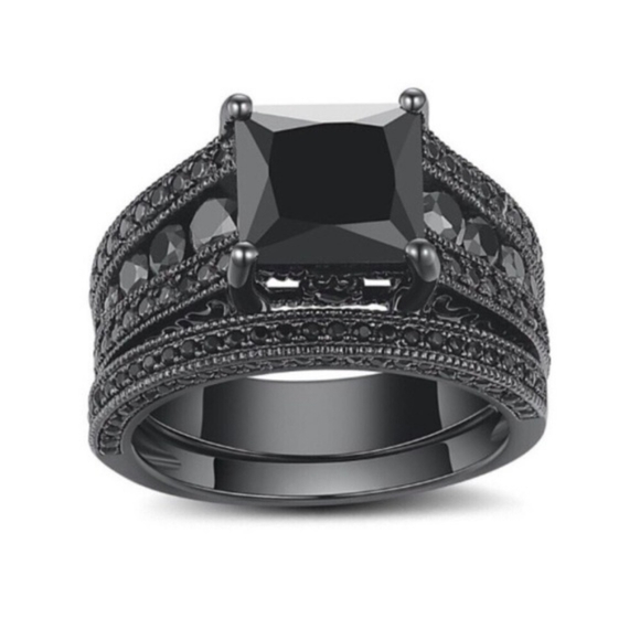 NEW 5CT Black Sapphire 18K Gold Ring - Picture 2 of 6